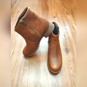 New! Timberland lug sole leather waterproof boots 7.5